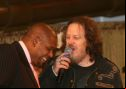 Forest Whitaker canta con zucchero  